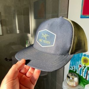 Adjustable Arcteryx mesh hat. Green and blue.